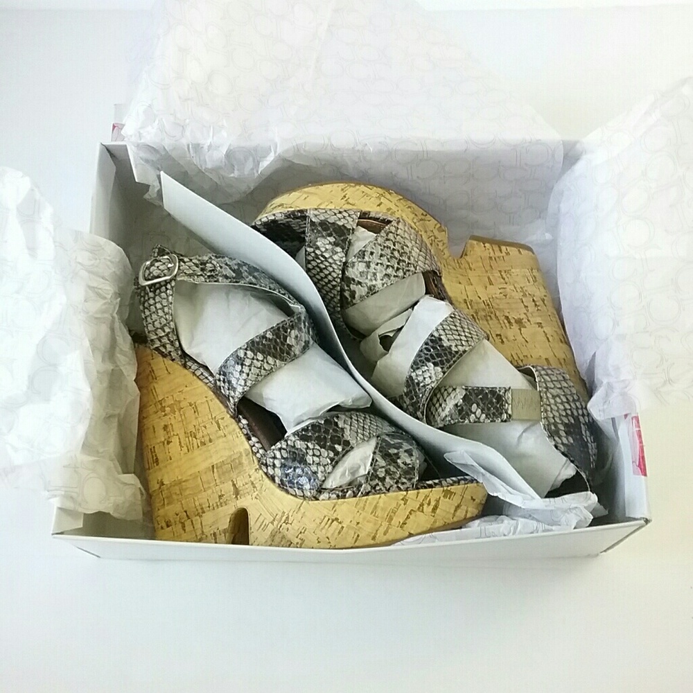 Chinese Laundry//Snake Print Wedges - Picture 7 of 8